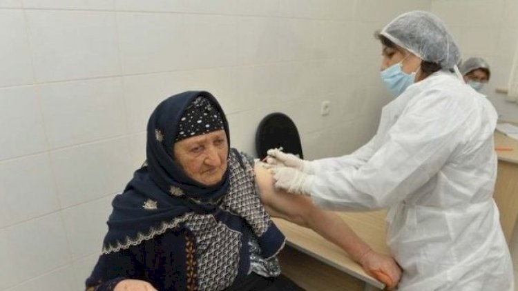    Lənkəranda 100 yaşlı qadın koronavirus əleyhinə peyvənd olundu   