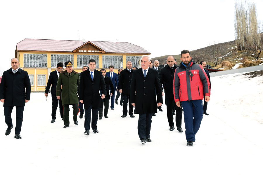 Vasif Talıbov və oğlu əyləndi – Maraqlı görüntülər  