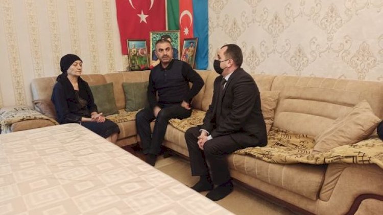    Emin Hacıyev YAP Sumqayıt könüllüləri ilə şəhid ailələrini ziyarət etdi - Fotolar   