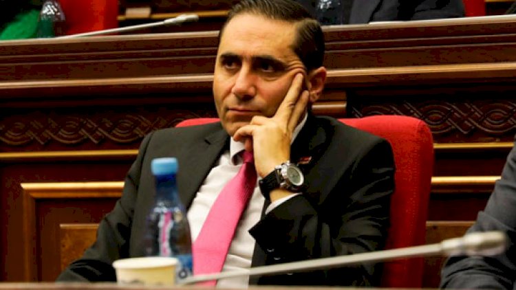    Deputat Arman Abovyan:   “Ermənistan heç kimdir!“