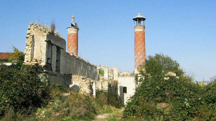    Moldova xəbər portalı: Azərbaycanlılar və ermənilər Qarabağda dinc yaşaya biləcəklərmi?   