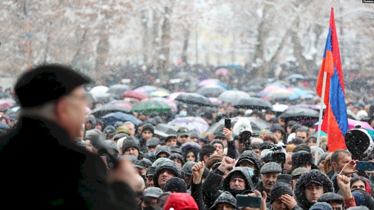    Paşinyanla bağlı “A” və “B” planları: Qiyam yolu ilə ildırım sürətli…   
