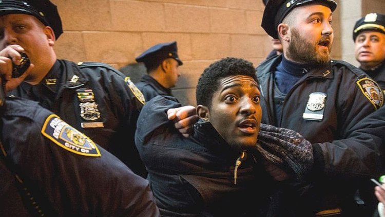    Afroamerikalının ölümünə görə polislər mühakimə edilməyəcək   