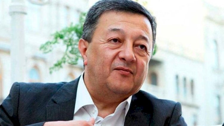    “İki kəlməni bir-birinin arxasınca ifadə edə bilməyən adamlar çox vaxt...” - Elçin Şıxlı   