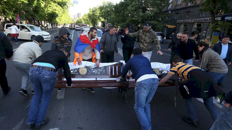    Müxalifət Yerevanın mərkəzi küçələrini bağladı   