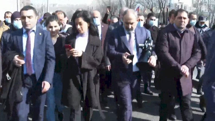    Nikol Paşinyan Ermənistanı tərk edib?   