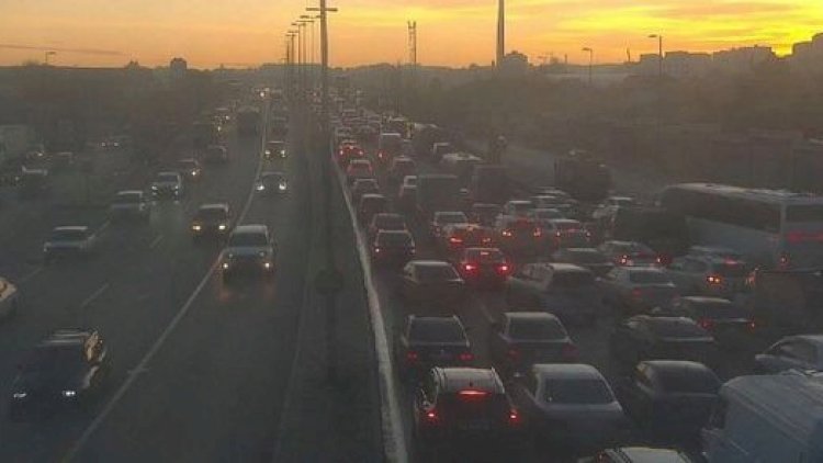    Bakıda prospektdəki qəza tıxac yaratdı   