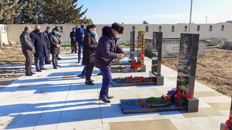    İcra başçısı şəhidin ad günündə məzarını ziyarət etdi   - Fotolar