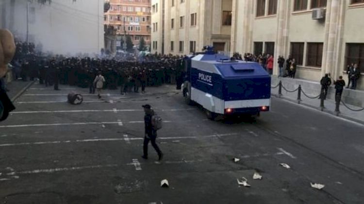    Müxalifət tərəfdarları ilə polis arasında qarşıdurma olub   