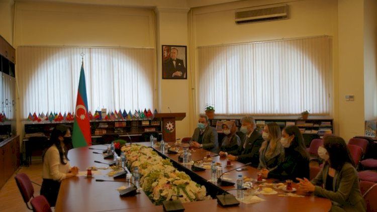    Azərbaycan Ombudsmanı Türkiyədən ölkəmizə dəvət olunmuş psixoloqlarla görüşdü   