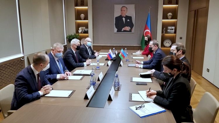    Ceyhun Bayramov slovakiyalı həmkarı ilə görüşdü   