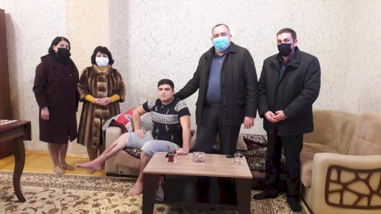    Suraxanıda təhsil işçiləri Qarabağ qazilərini evlərində ziyarət etdilər   - Fotolar