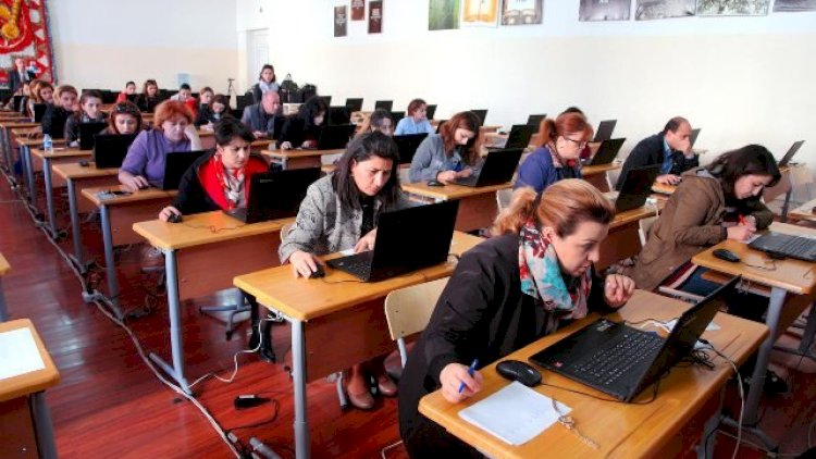    Direktor olmaq istəyənlər imtahan verir   