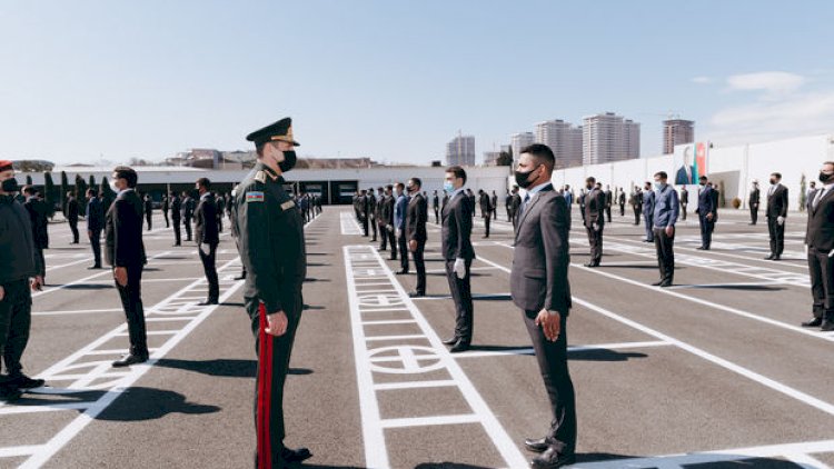    Vilayət Eyvazov sıra baxışı keçirdi   