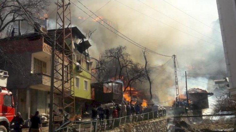    Banqladeşdə dəhşətli yanğın: 30 min ev külə döndü   