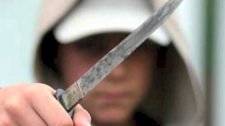    Azərbaycanda kişi üç uşaq anası olan arvadının başını kəsdi   