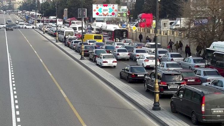    Bakı səhəri tıxaclarla açdı – Fotolar   