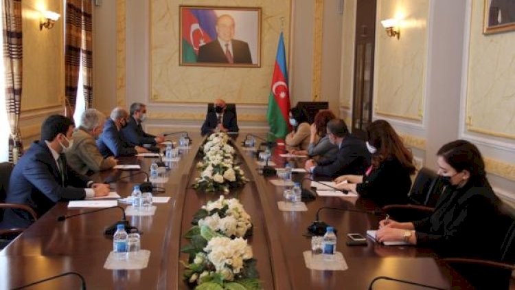    Raquf Orucovun xanımı sədr seçildi   