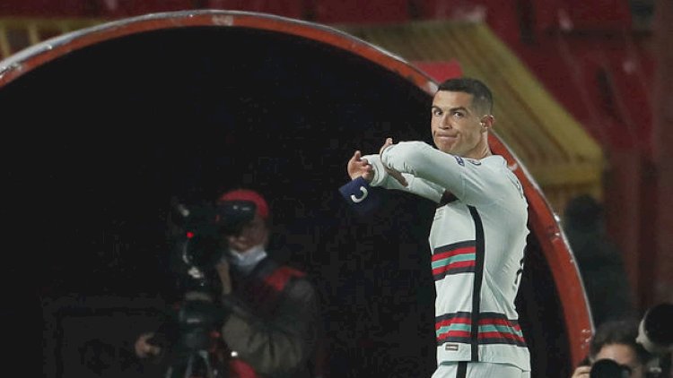    Ronaldunun yerə çırpdığı kapitanlıq sarğısı hərraca çıxarılıb   