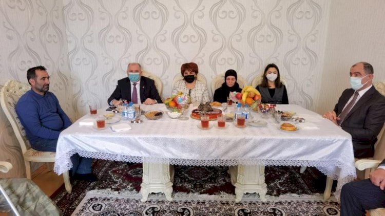    İcra başçısı şəhid ailəsini ziyarət etdi   - Fotolar