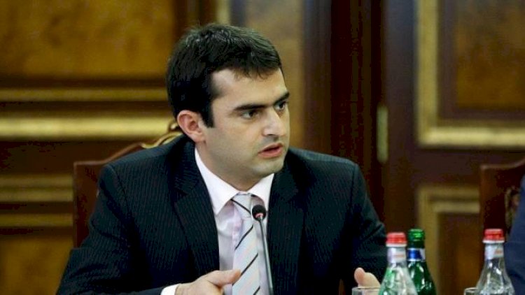    Ermənistanda jurnalisti döyən nazir niyə istefa verdi?   