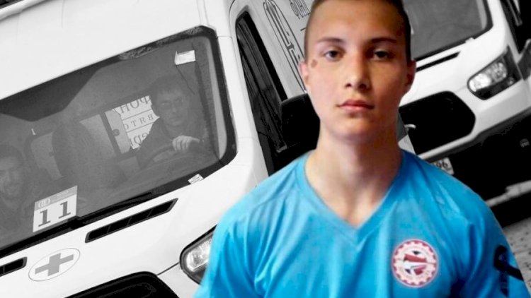    18 yaşlı futbolçu stadionda yıxılıb öldü   