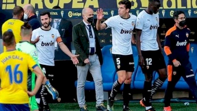    İspaniya çempionatında irqçilik - Futbolçular meydanı tərk etdi   