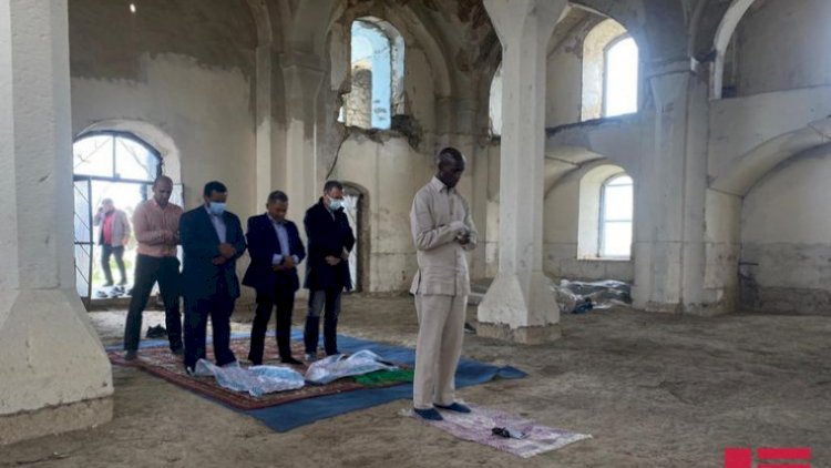    Xarici diplomatlar Ağdam məscidində namaz qıldı   