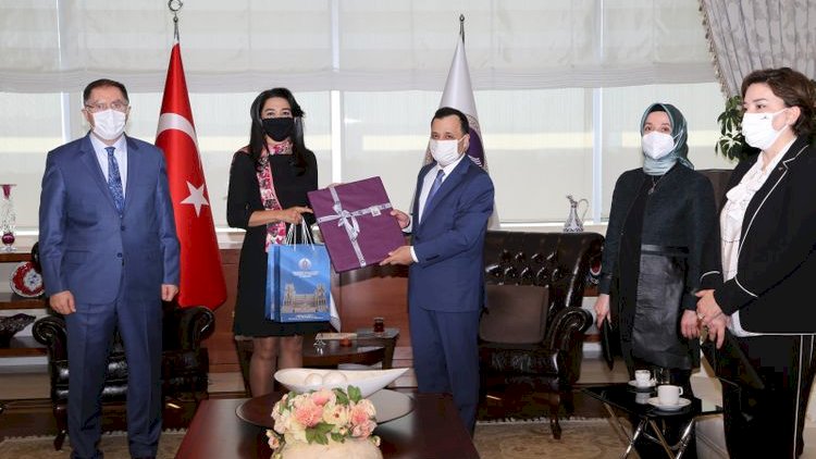    Ombudsman Səbinə Əliyeva Türkiyənin Konstitusiya Məhkəməsinin sədri ilə görüşdü   