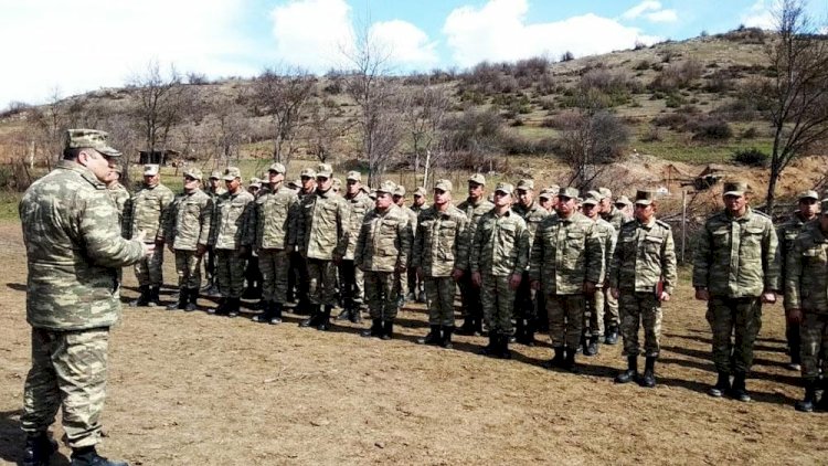    Hərbi qulluqçularla praktiki tədbirlər keçirilir   