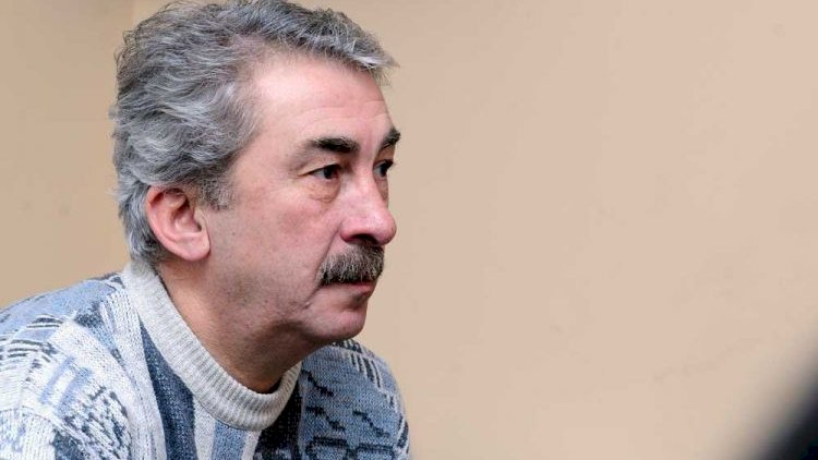    Məşhur aktyor bacısı və qardaşını koronavirusdan itirdi   