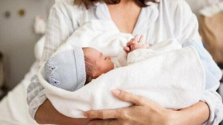    Bakıda yetkinlik yaşına çatmayan qız əkiz uşaq dünyaya gətirib -   Təfərrüat