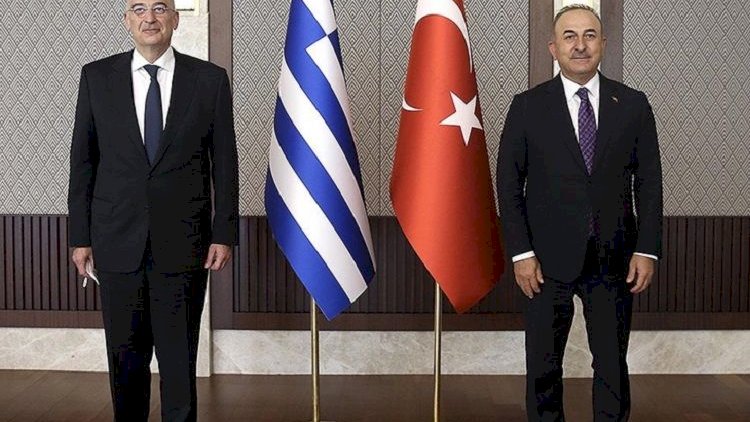    Yunanıstan XİN rəhbəri Ankarada mətbuat konfransında münaqişə yaratdı   
