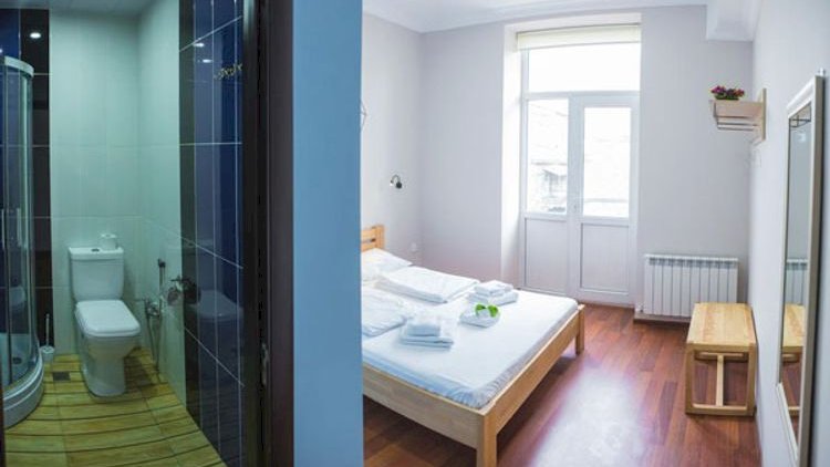    Bakıda iki qadın hosteldə boğularaq öldü   