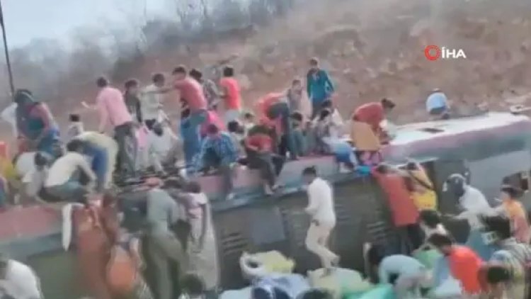    Avtobusun aşması nəticəsində 2 nəfər öldü   
