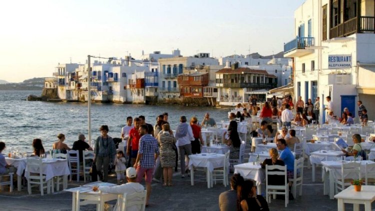    Yunanistan 35 ölkə üçün hava sərhədini açır   