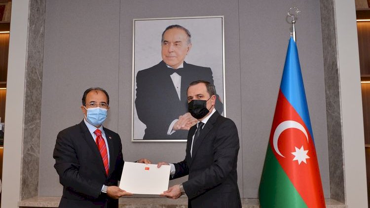    Ceyhun Bayramov Türkiyənin yeni səfirinin etimadnaməsinin surətini qəbul etdi - Fotolar   
