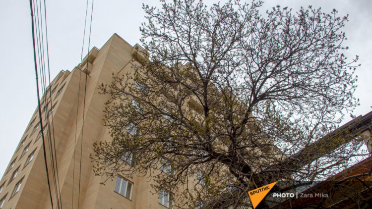    Ermənistan sürətlə boşalır:   Ermənilər xaricə qaçmaq üçün mənzillərini satırlar