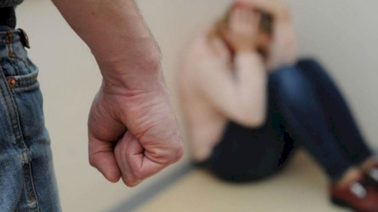    Kişi arvadını maşından zorla endirdi, küçədə lüt soyundurdu   - Azərbaycanda biabırçı hadisə
