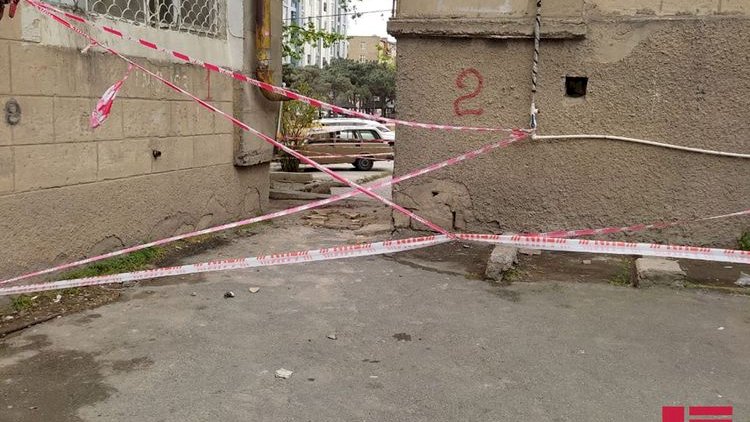    Bakıda 14 yaşlı yeniyetmənin başına daş piltəsi düşdü, vəziyyəti ağırdır   