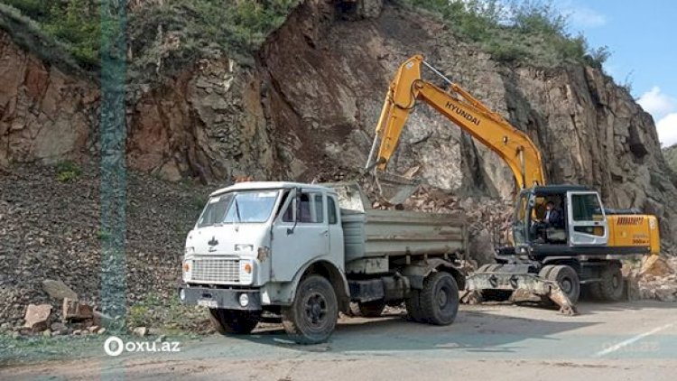    Gəncədə torpaq sürüşməsi: Dəmiryolu stansiyasına ciddi ziyan dəydi - Fotolar   