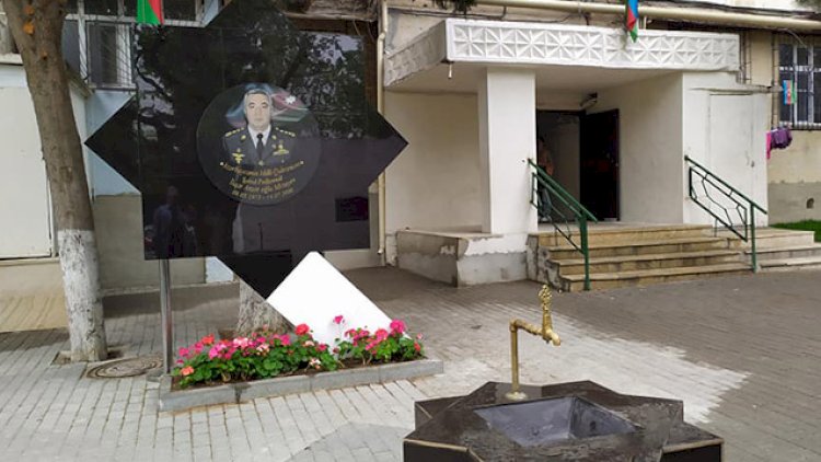    İlqar Mirzəyevə xatirə lövhəsi qoyuldu - Foto   