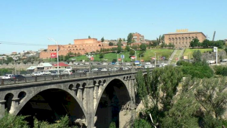    Ermənistanda müharibə iştirakçısı özünü körpüdən atdı   