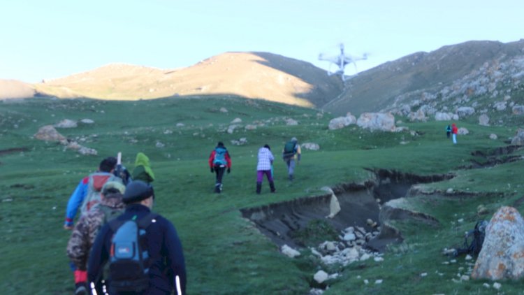    Heydər Əliyev zirvəsinə yürüş edildi   