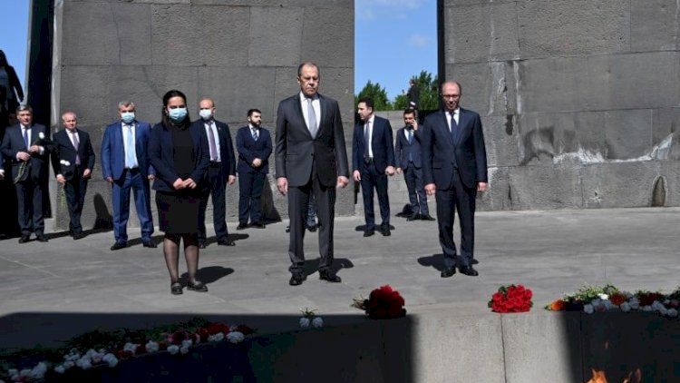    Lavrov “erməni soyqırımı” abidəsi önündə baş əydi   - Fotolar