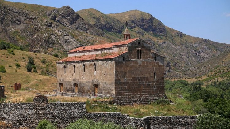    ““Ağoğlan” məbədi Alban müstəqil kilsəsinin irsidir, ermənilərlə heç bir bağlantısı yoxdur” - İcma sədri   