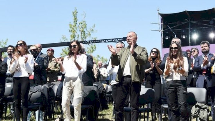    Mehriban Əliyeva “Xarıbülbül” festivalının qala-konsertindən paylaşım etdi - Video   