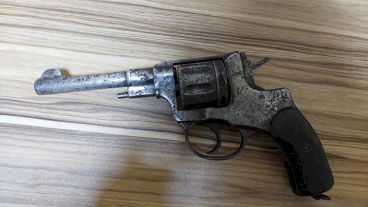    Gəncə sakininin cibindən “Revolver” çıxdı   