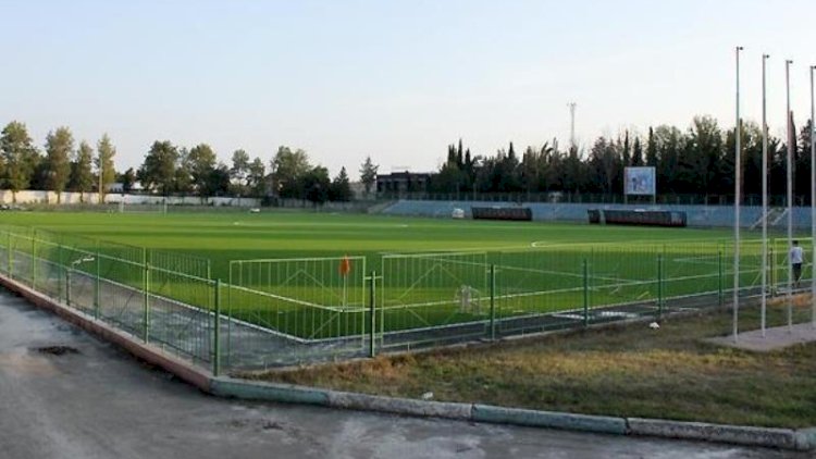    Azərbaycanda məşhur klub meydanı sulamadığı üçün cərimələndi   