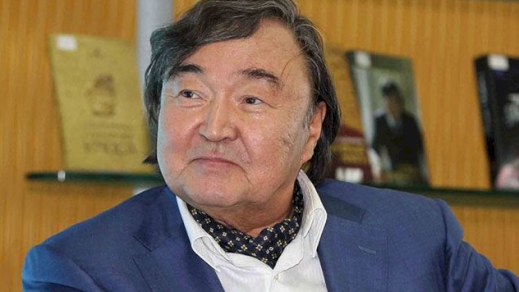    İlham Əliyev Oljas Süleymenova “Şərəf” ordeni verdi   